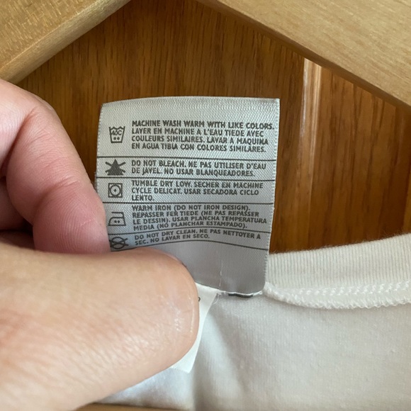 Nike sleeveless V-neck athletic shirt - Picture 4 of 4